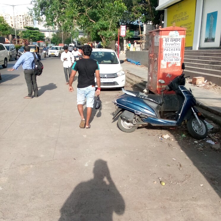  Parking, im-applaud-38 Commercial Showroom 1600 Sq.Ft. In Goregaon East Mumbai 9300002