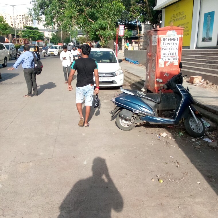  Parking, im-applaud-38 Commercial Showroom 1600 Sq.Ft. In Goregaon East Mumbai 9300002