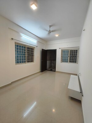 Room in 2 BHK Builder Floor at PSS Plaza, New Thippasandra – for Rent