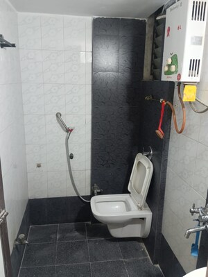 Bathroom in 3 BHK Villa at Unnat Nagar 43-44, Goregaon West – for Rent