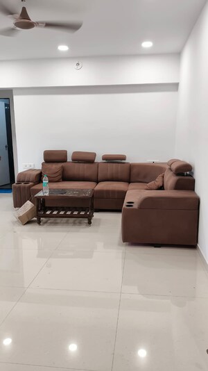 2 BHK Apartment For Rent in Mayfair The View, Vikhroli West