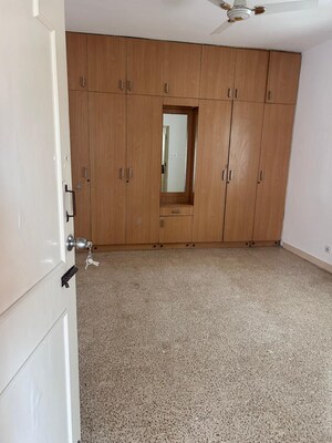 Room in 4 BHK Apartment at Brigade Gateway, Rajaji Nagar – for Rent