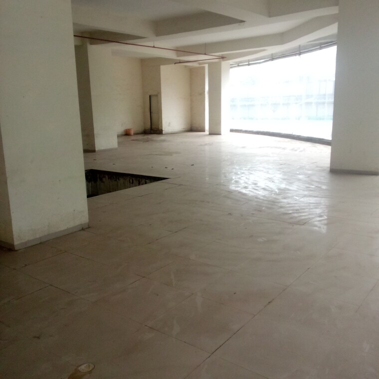 Room, lotus-lotus-heights Commercial Showroom 6500 Sq.Ft. In Malad West Mumbai 9300040