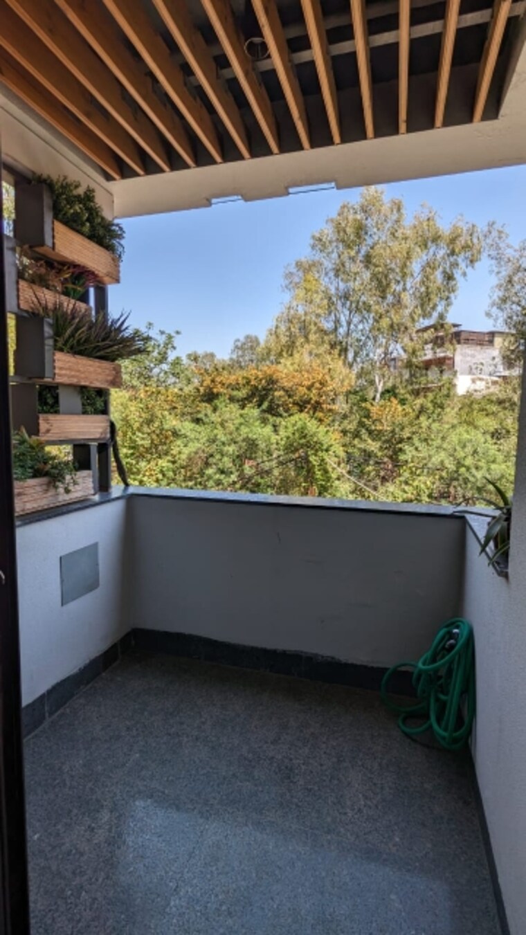 Balcony, kalkaji 3 Bedroom 2500 Sq.Ft. Builder Floor In Kalkaji Delhi 9300094