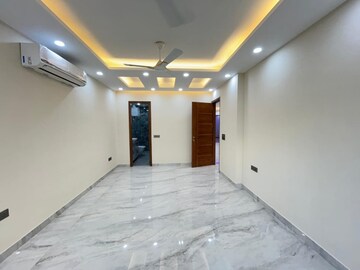 Master Bedroom in 4 BHK Builder Floor at Arya Chittaranjan Park, Kalkaji – for Rent