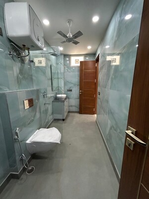 Attached Bathroom in 4 BHK Builder Floor at Arya Chittaranjan Park, Kalkaji – for Rent