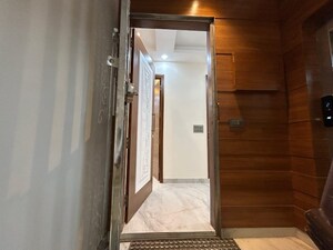 Building Lobby in 4 BHK Builder Floor at Arya Chittaranjan Park, Kalkaji – for Rent