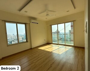 Room in 2 BHK Apartment at Juhu Gulmohar CHS, Vile Parle West – for Rent