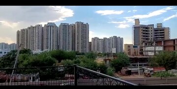 Master Bedroom in 4 BHK Builder Floor at Mapsko Casa BellA-Villas, Sector 82 – for Sale
