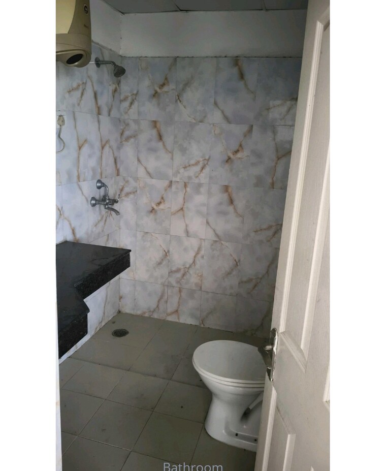 Bathroom, mapsko-royale-ville 4 Bedroom 3500 Sq.Ft. Apartment In Sector 82 Gurgaon 9300134
