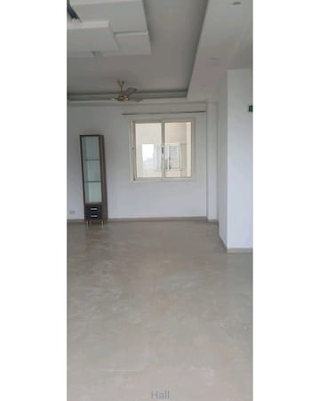 Room in 4 BHK Apartment at Vatika Seven Lamps, Sector 82 – for Sale