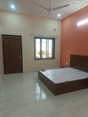 Room in 3 BHK Villa at Gandhi Path – for Rent