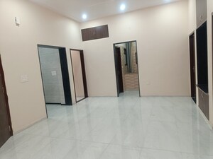 Room in 3 BHK Villa at Gandhi Path – for Rent