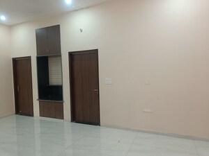Room in 3 BHK Villa at Gandhi Path – for Rent