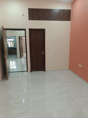 Room in 3 BHK Villa at Gandhi Path – for Rent