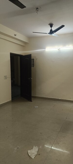 Room in 2 BHK Apartment at Gardenia Golf City, Sector 75 – for Rent