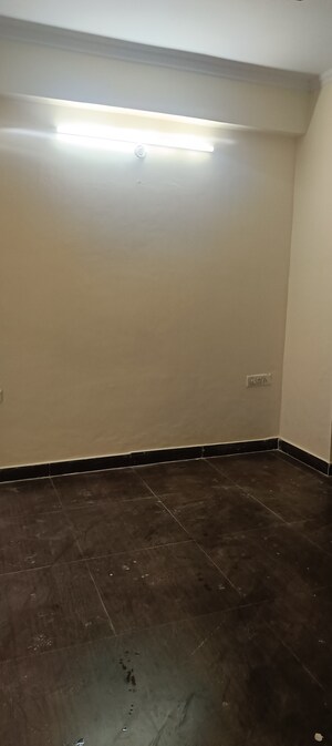 Room in 2 BHK Apartment at Gardenia Golf City, Sector 75 – for Rent