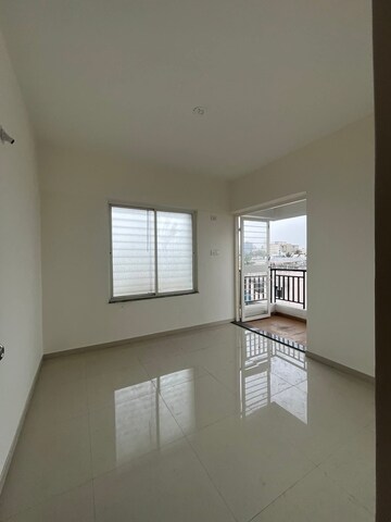 Room in 1 BHK Apartment at Goel Ganga Constella, Kharadi – for Rent