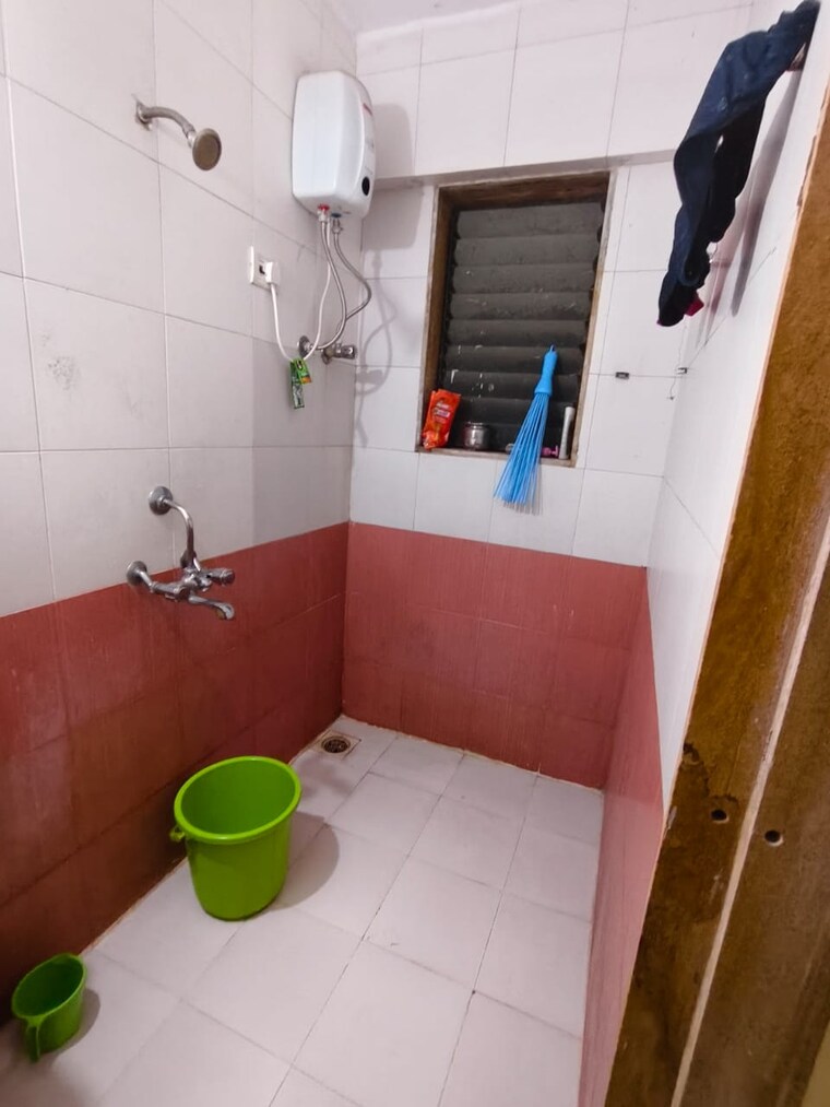 Bathroom, panch pakhadi 1 RK 250 Sq.Ft. Apartment In Panch Pakhadi Thane 9300170
