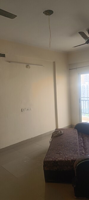 Room in 3 BHK Apartment at Gardenia Gateway, Sector 75 – for Rent