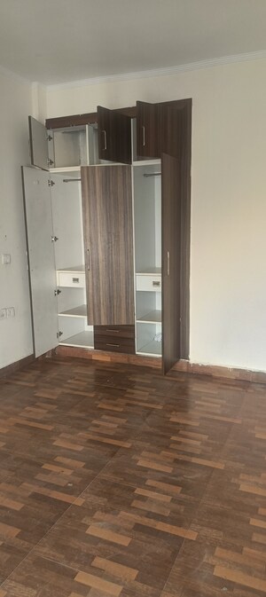 Room in 3 BHK Apartment at Gardenia Gateway, Sector 75 – for Rent