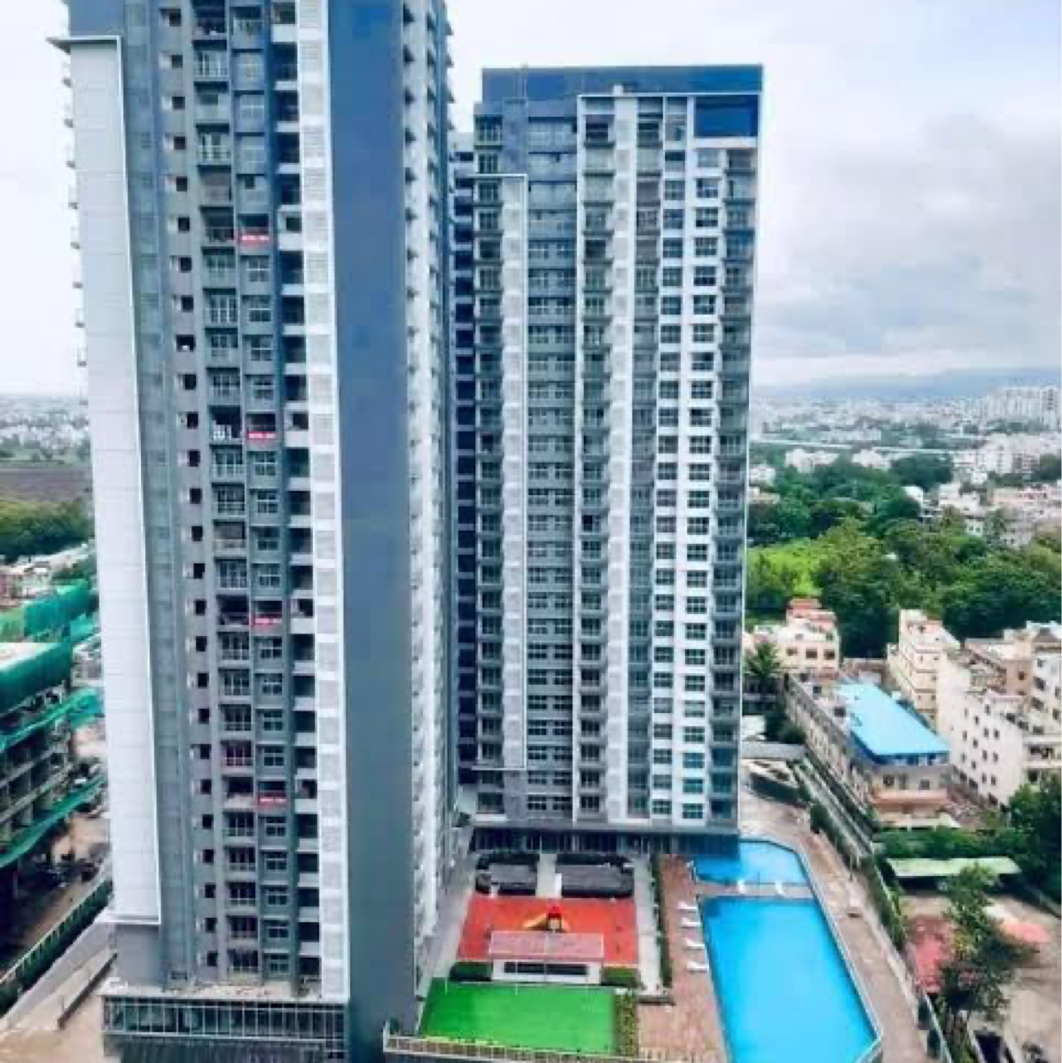 2 BHK + Servant Room 650 Sq.Ft. Apartment in Amanora Ascent Towers