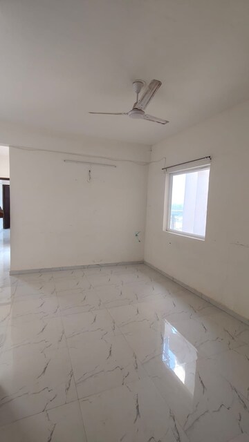 Room in 2 BHK Apartment at Sector 62 – for Sale