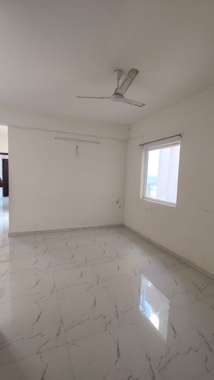Room, sector 62 2 Bedroom 636 Sq.Ft. Apartment In Sector 62 Gurgaon 9300182
