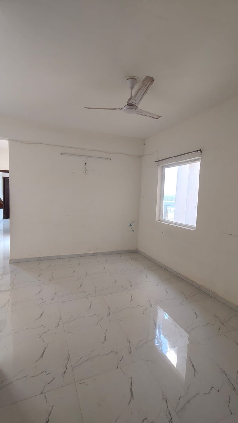 Room, sector 62 2 Bedroom 636 Sq.Ft. Apartment In Sector 62 Gurgaon 9300182