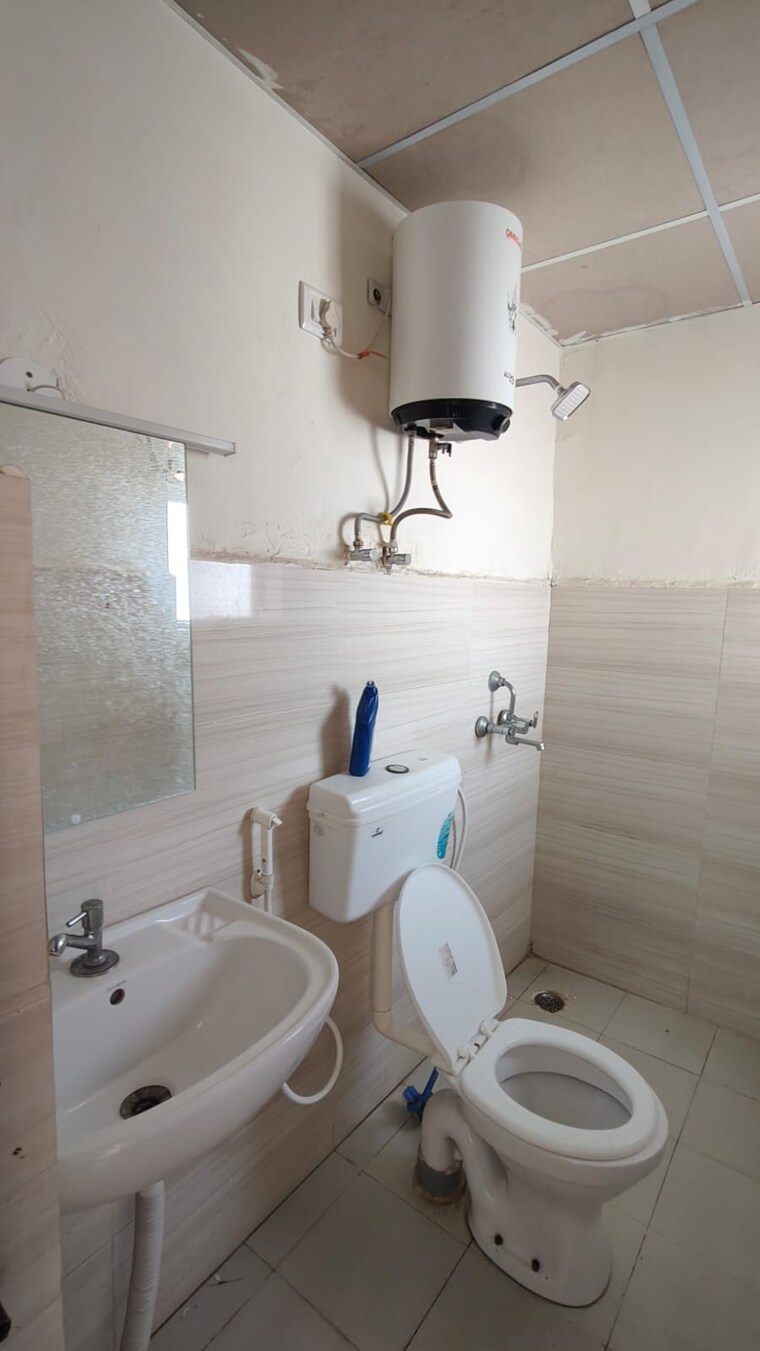 Bathroom, sector 62 2 Bedroom 636 Sq.Ft. Apartment In Sector 62 Gurgaon 9300182