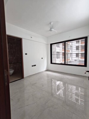 Room in 2 BHK Apartment at Unique Youtopia, Kharadi – for Rent