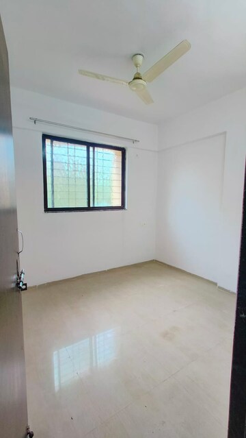 Room in 1 BHK Apartment at Blue Berry, Kharadi – for Rent