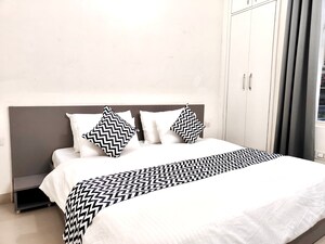 Bedroom in 3 BHK Builder Floor at Unitech South City 1, South City 1 – for Rent