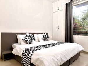 Bedroom in 3 BHK Builder Floor at Unitech South City 1, South City 1 – for Rent