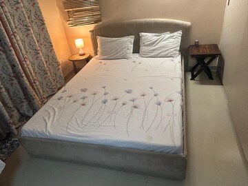 Bedroom in 2 BHK Builder Floor at Suncity Vatsal Valley, Gwal Pahari – for Rent