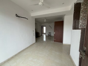 Room in 3 BHK Builder Floor at Ansal Sushant Lok I, Sector 43 – for Rent