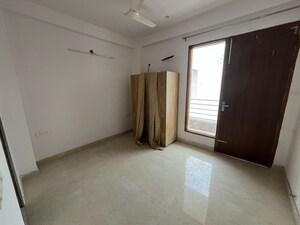 Room in 3 BHK Builder Floor at Ansal Sushant Lok I, Sector 43 – for Rent