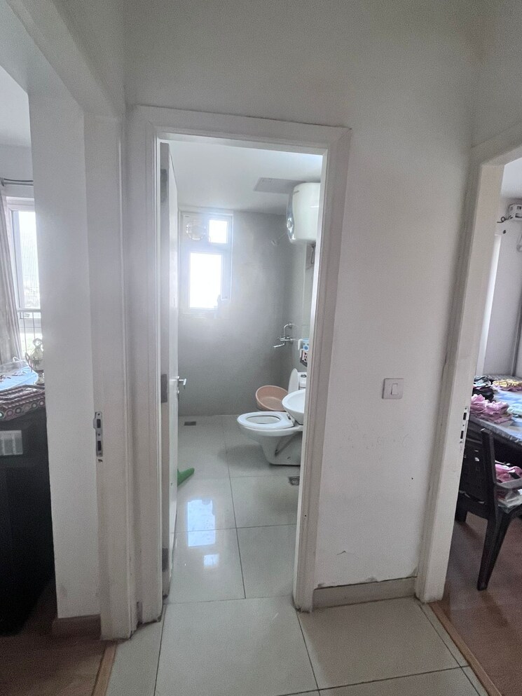 Bathroom, emaar-palm-gardens 3 Bedroom 1900 Sq.Ft. Apartment In Sector 83 Gurgaon 9300323