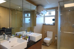 Master Bedroom in 4 BHK Apartment at Bestech Park View Grand Spa-Spa Signature Tower, Sector 81 – for Rent