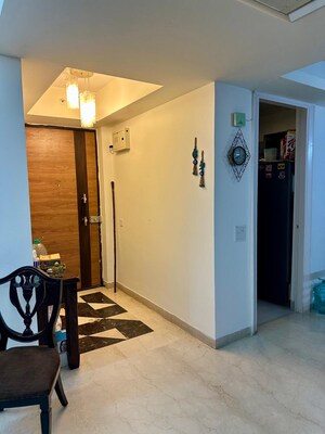 Room in 4 BHK Apartment at Bestech Park View Grand Spa-Spa Signature Tower, Sector 81 – for Rent