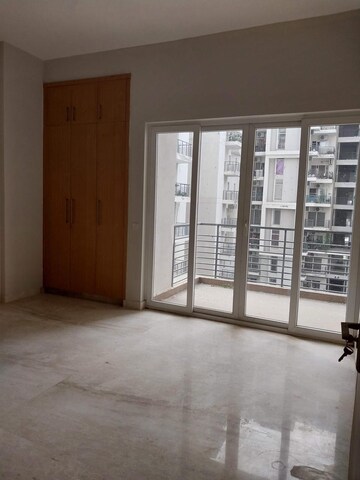 Room in 4 BHK Apartment at Spaze Kalistaa, Sector 84 – for Rent