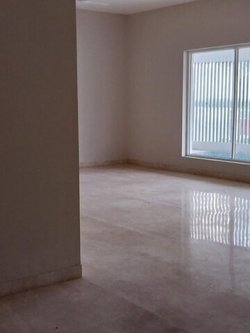 Room in 4 BHK Apartment at Spaze Kalistaa, Sector 84 – for Rent