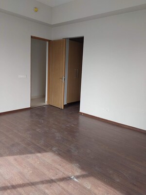 Room in 4 BHK Apartment at Spaze Kalistaa, Sector 84 – for Rent