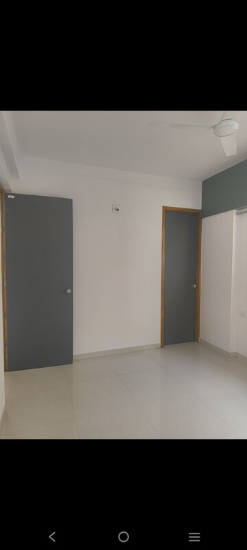 Room in 3 BHK Apartment at Shaligram Prime, Ghuma – for Rent