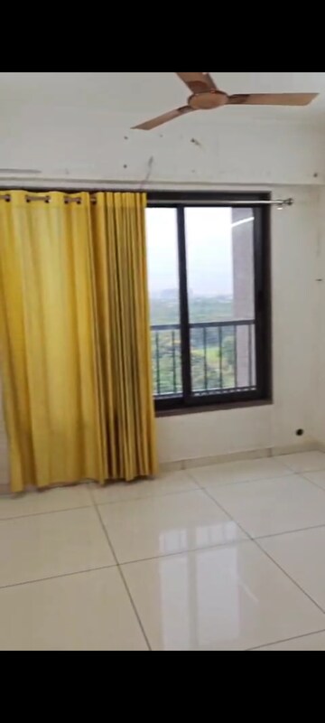 Room in 3 BHK Apartment at Gala Orchid Sky, Shela – for Rent