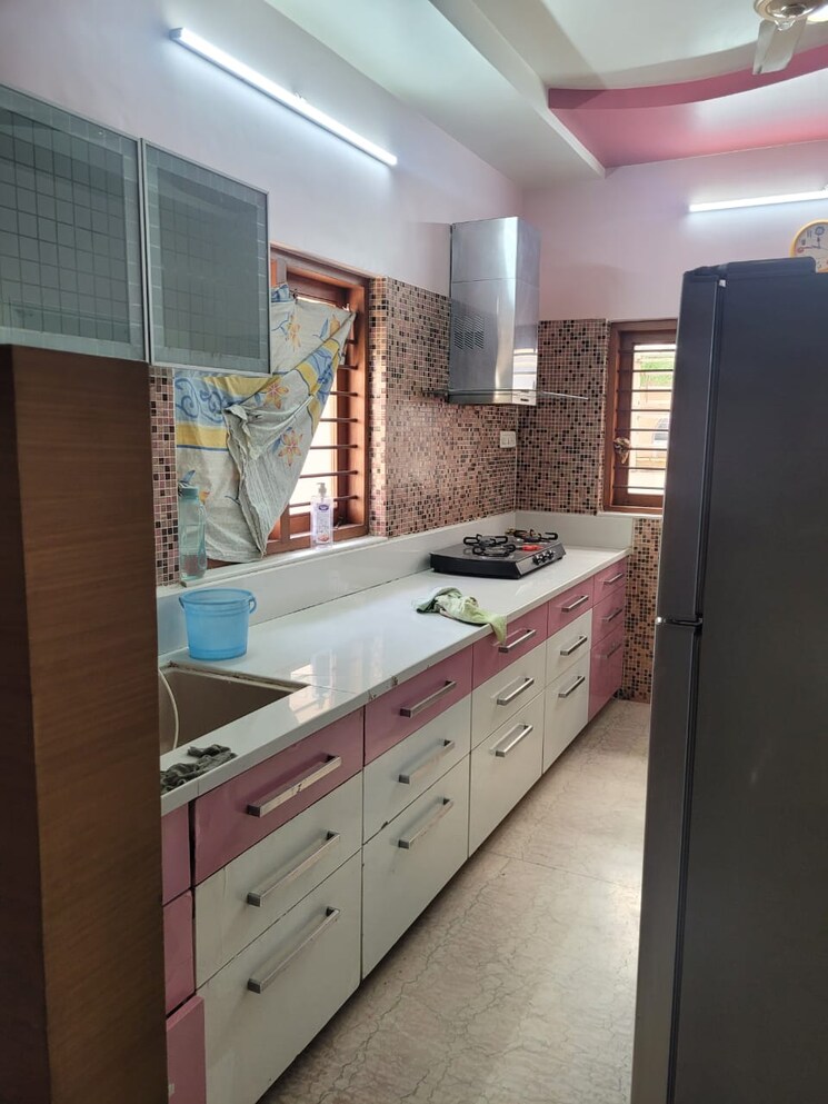 Kitchen, shahibagh 5 Bedroom 460 Sq.Yd. Independent House In Shahibagh Ahmedabad 9300411