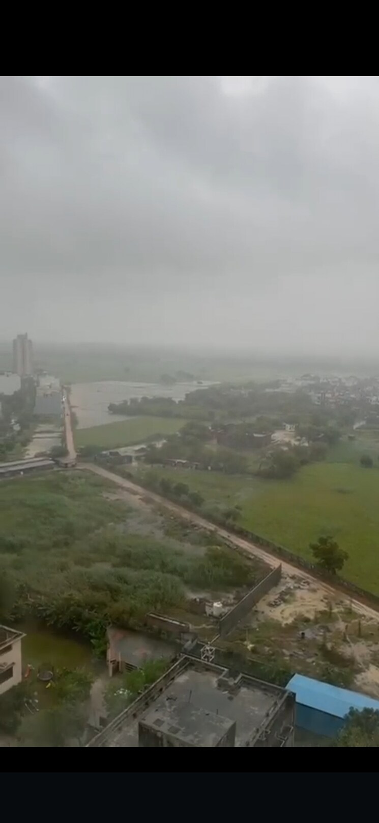 Swimming Pool, raheja-vedaanta 3 Bedroom 1833 Sq.Ft. Apartment In Sector 108 Gurgaon 9300408