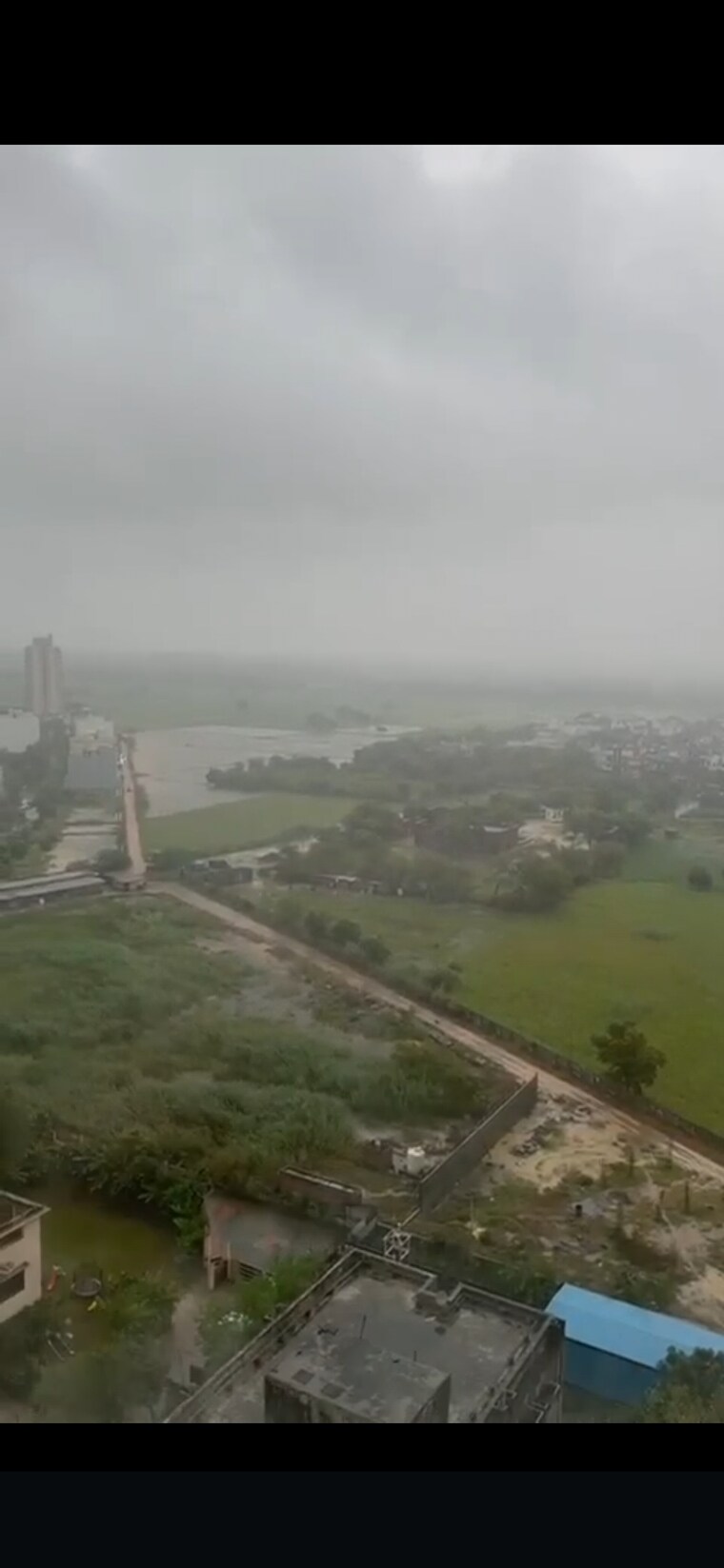 Swimming Pool, raheja-vedaanta 3 Bedroom 1833 Sq.Ft. Apartment In Sector 108 Gurgaon 9300408