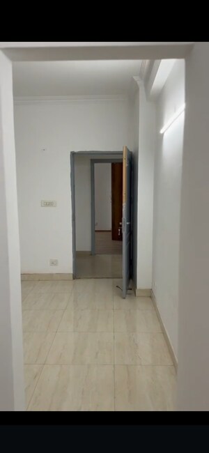 Room in 3 BHK Apartment at Raheja Vedaanta, Sector 108 – for Rent