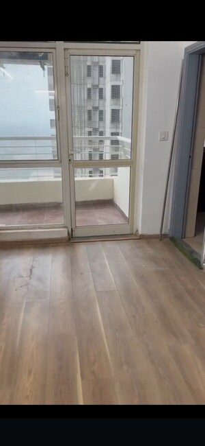 Room in 3 BHK Apartment at Raheja Vedaanta, Sector 108 – for Rent